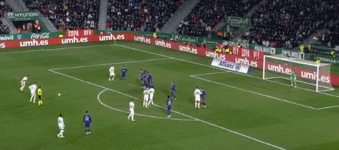 图片报：乌尔比希佩戴特制眼镜与耳罩训练，为了提高专注力